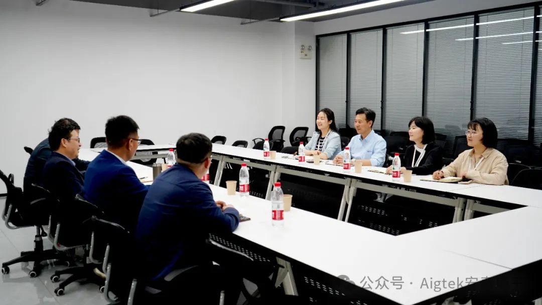 校企合作交流会议现场 校企合作交流会议现场